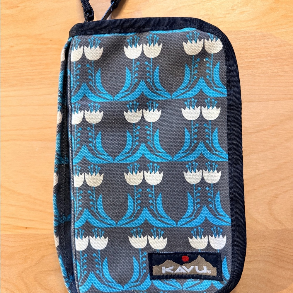 Kavu Teal Blue and White Floral Wristlet Pouch